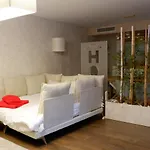 Luxury 2br Spacious & Stylish With Patio Near Metro Odivelas (Lisbon)