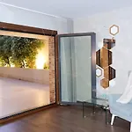 Διαμέρισμα Luxury 2br Spacious & Stylish With Patio Near Metro *
