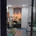 Luxury 2br Spacious & Stylish With Patio Near Metro
