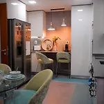Διαμέρισμα Luxury 2br Spacious & Stylish With Patio Near Metro *