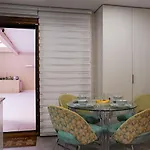 Luxury 2br Spacious & Stylish With Patio Near Metro