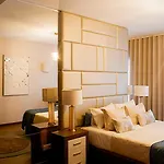 Luxury 2br Spacious & Stylish With Patio Near Metro * Odivelas (Lisbon)