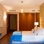 Διαμέρισμα Luxury 2br Spacious & Stylish With Patio Near Metro Odivelas (Lisbon)