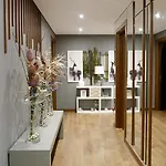 Luxury 2br Spacious & Stylish With Patio Near Metro