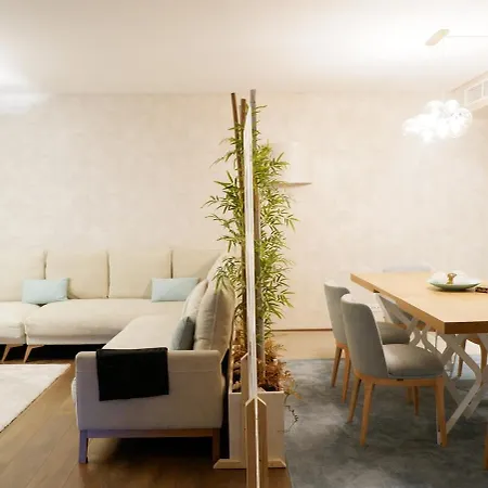 Luxury 2br Spacious & Stylish With Patio Near Metro