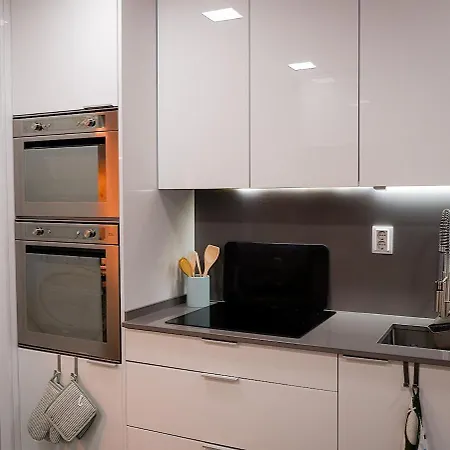 Apartment Luxury 2br Spacious & Stylish With Patio Near Metro Odivelas (Lisbon)
