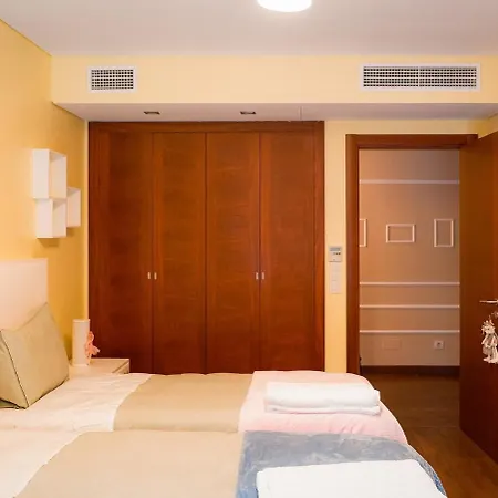 Apartman Luxury 2br Spacious & Stylish With Patio Near Metro