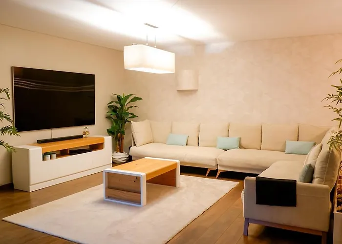 Luxury 2br Spacious & Stylish With Patio Near Metro Daire *