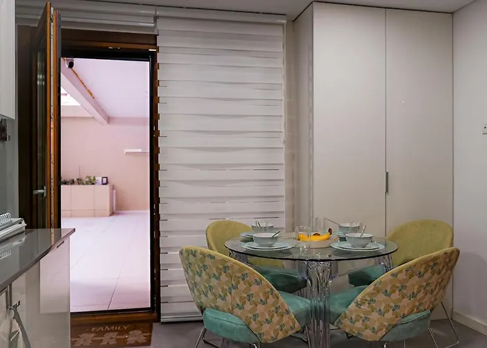 Luxury 2br Spacious & Stylish With Patio Near Metro